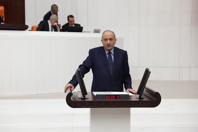 DEVA Partisi İstanbul Milletvekili Medeni Yılmaz, Türkiye'deki yoksulluk gerçeğine dikkat