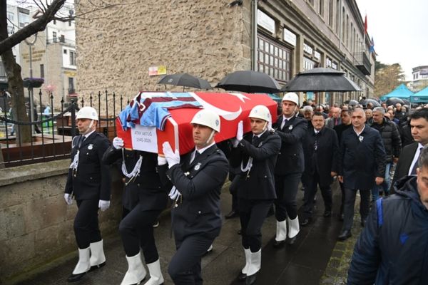 Trabzonspor- Trabzon Belediyesi eski başkanlarından Atay Aktuğ için Trabzon Büyükşehir