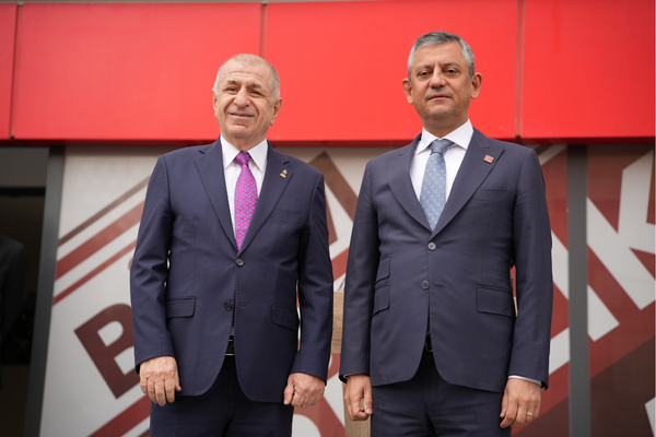 Zafer Partisi Genel Başkanı Ümit Özdağ ile Cumhuriyet Halk Partisi