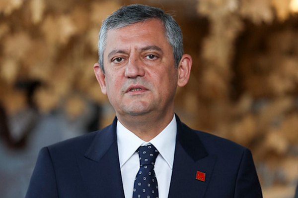 Cumhuriyet Halk Partisi (CHP) Genel Başkanı Özgür Özel, Macaristan’daki seçim