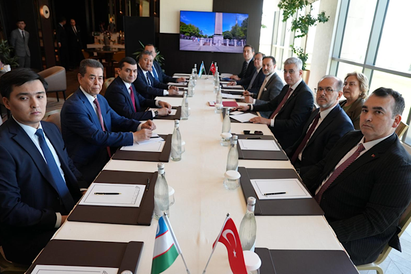 Sağlık Bakanı Prof. Dr. Kemal Memişoğlu, Özbekistan’ın Semerkant şehrinde düzenlenen