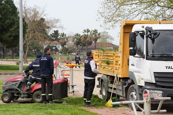 Yalova Belediyesi, kent genelinde temizlik ve bakım çalışması başlattı. Çalışmaların,